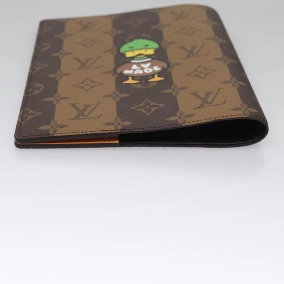 LOUIS VUITTON Monogram Stripe NIGO Quverture Carnet Cover - Picture 4 of 15